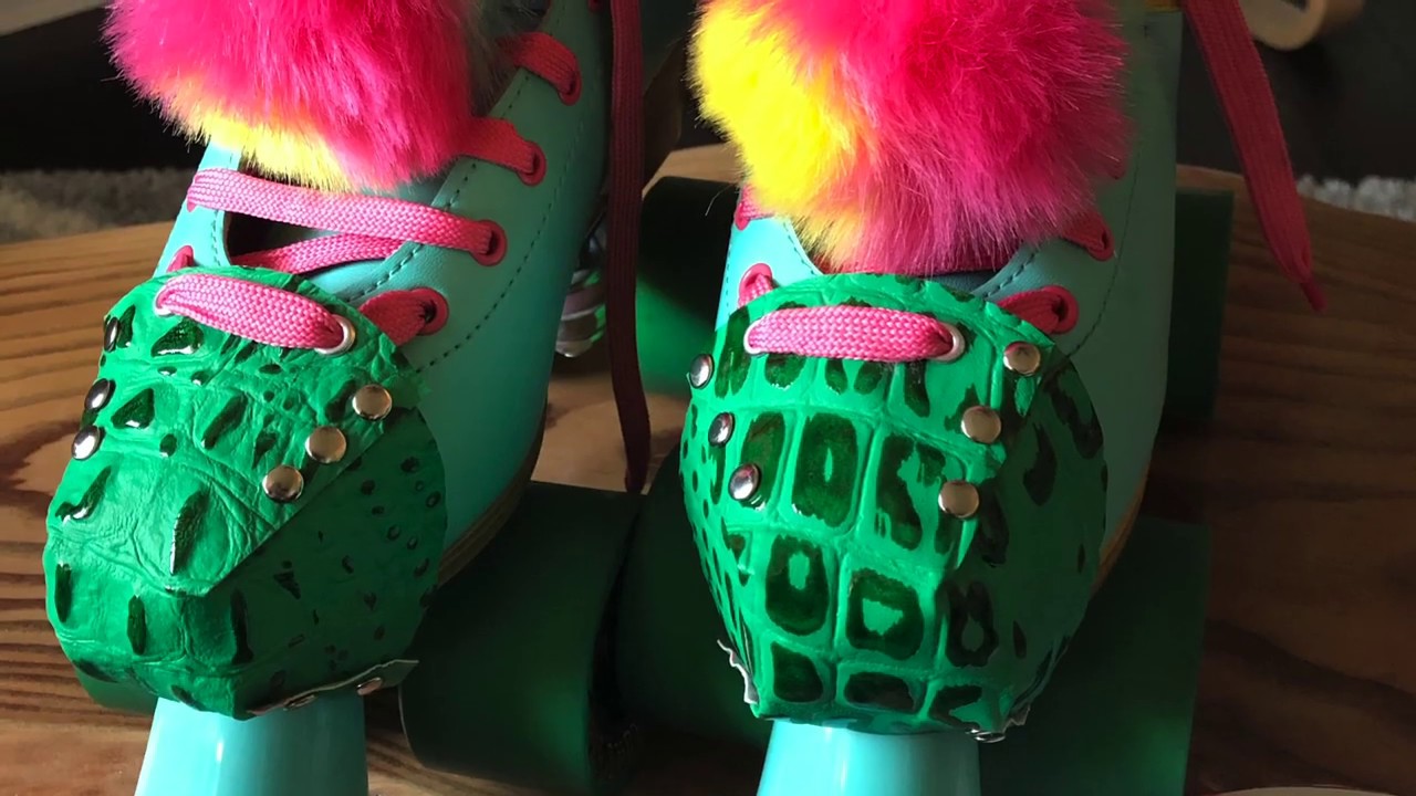 How do you make a toe protector?