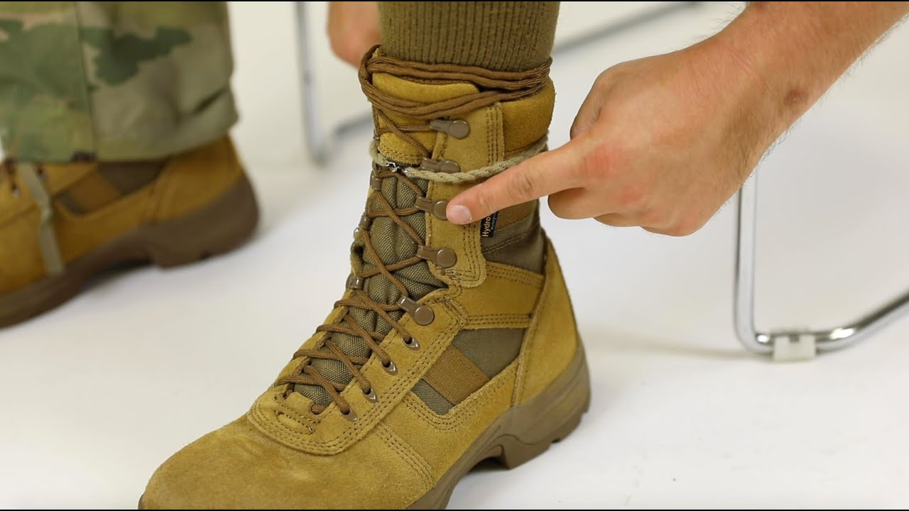 How do I blouse my boots cadets?