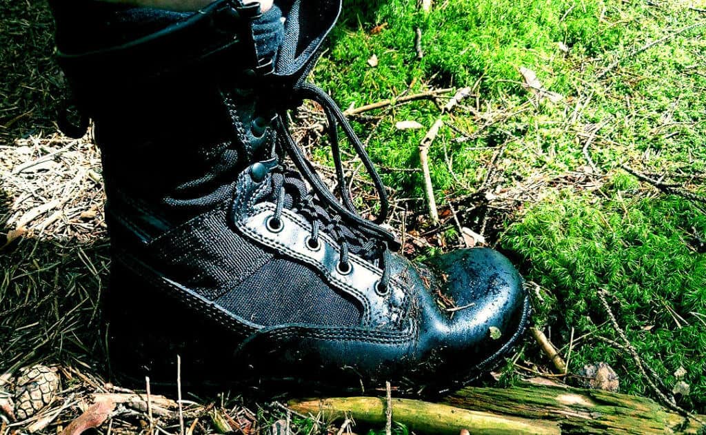 minimalist steel toe boots