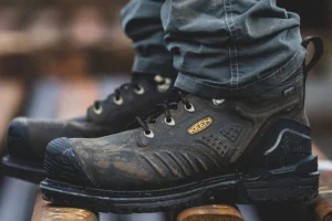 KEEN Philadelphia 8 Review: The Heavy-Duty Carbon Toe Tank